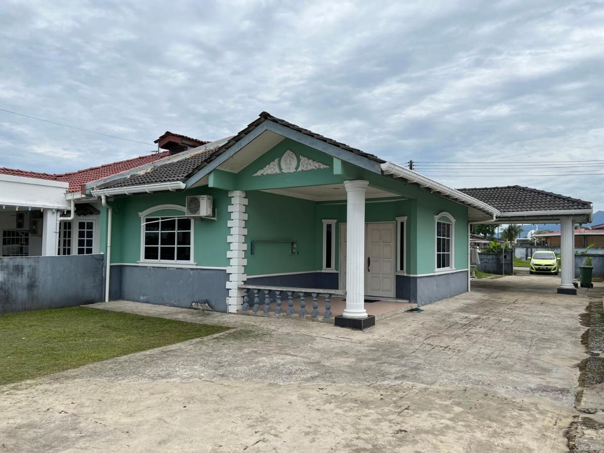 Hanif Homestay Kuching Exterior photo